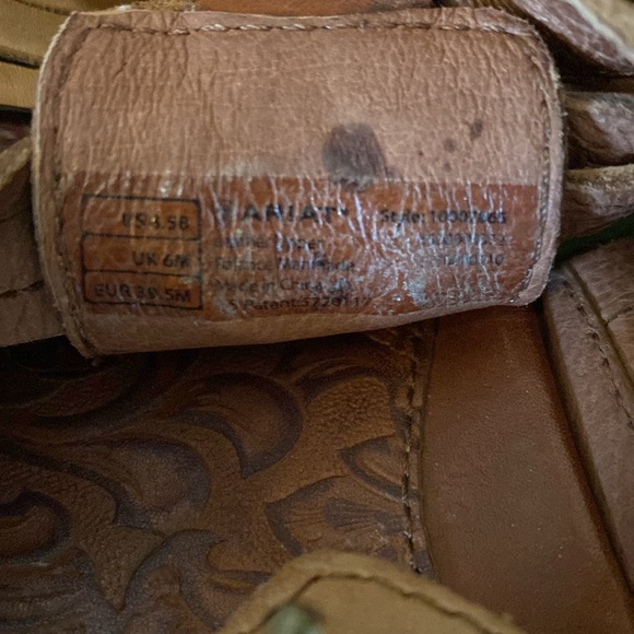 Ariat sandals- cute, like new! Women’s US- Size- 8.5. - Picture 12 of 13